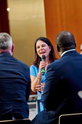 Annalena Baerbock - Peacekeeping 2024 EUR, Deutschland, Berlin, 27.06.2024: Bundesaussenministerin Annalena Baerbock (B90 Die Grünen) würdigt am Tag des Peacekeepings den Einsatz aller deutschen Einsatzkräfte in internationalen Friedensmissionen. Geehrt werden Angehörige von NATO-, EU- und VN-Missionen. Ein Einsatz für Stabilität, Sicherheit und Frieden sowie polizeiliche und militärische Maßnahmen zur Krisenbewältigung.