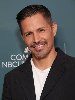 NALIP s 25th Anniversary Red Carpet Celebration At The NeueHouse Hollywood Featuring: Jay Hernandez Where: Hollywood, California, United States When: 28 Jun 2024 Credit: Faye s Vision Cover Images EDITORIAL USE ONLY. NOT FOR USE BY NEWSPAPERS BASED IN THE UK. Copyright: xx coverimg53892640