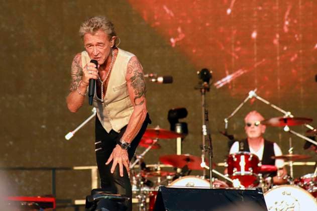 Entertainment Themen der Woche KW26 Peter Maffay live bei einem Konzert der We Love Rock n Roll - Farewell Tour auf dem Königsplatz. München, 28.06.2024 *** Peter Maffay live at a concert of the We Love Rock n Roll Farewell Tour at Königsplatz Munich, 28 06 2024 Foto:xS.xNömerx xFuturexImagex maffay_4662
