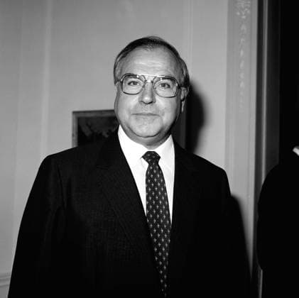 Dr. Helmut Kohl Chairman Christian demo........... Dr. Helmut Kohl Chairman Christian democratic union of western germany,  Copyright: xUPPAx.x xAvalonx 0559785820