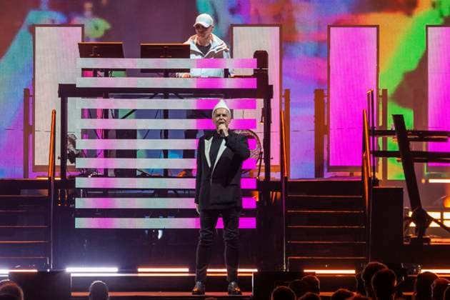 Chris Lowe und Neil Tennant von den Pet Shop Boys live bei einem Konzert der Dreamworld: The Greatest Hits Live -Tor in der ZAG Arena. Hannover, 29.06.2024