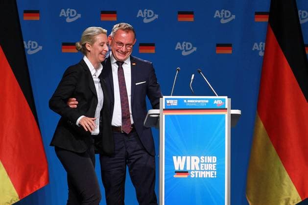 News Themen der Woche KW26 News Bilder des Tages Essen, NRW, Deutschland, 30.06.2024: Grugahalle: 15. Bundesparteitag der AfD: Alice Weidel und Tino Chrupalla *** Essen, NRW, Germany, 30 06 2024 Grugahalle 15 Federal Party Conference of the AfD Alice Weidel and Tino Chrupalla Copyright: xdtsxNachrichtenagenturx dts_42776