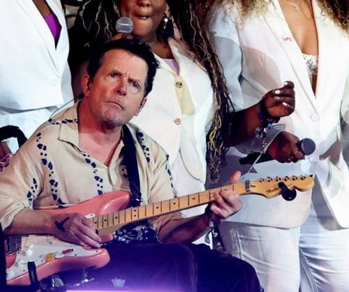 Michael J. Fox makes a surprise stage appearance with Coldplay at Glastonbury Festival 2024 at Worthy Farm. Featuring: Michael J. Fox When: 29 Jun 2024 Credit: CelebrityPhotosUK Cover Images EDITORIAL USE ONLY. NOT FOR USE BY NEWSPAPERS BASED IN THE UK. Copyright: xx coverimg53896369
