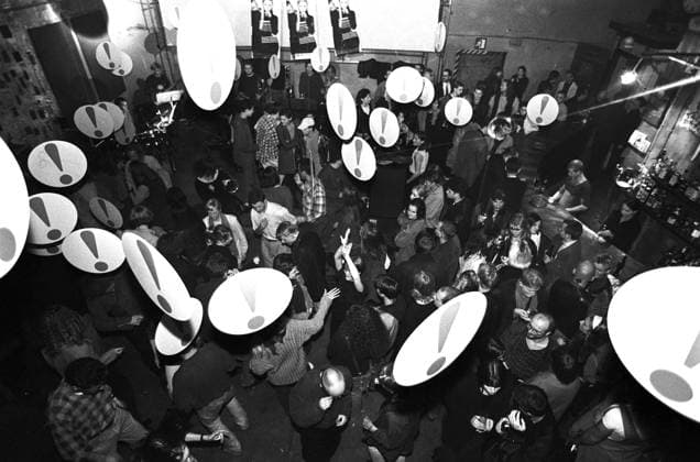 Archivbilder der Woche KW27 VOXXX 22.09.1996, Chemnitz, Horst- Menzel-Straße 24, Tanz und Musik und Disco im VOXXX auf dem Kaßberg, eine Kultur und Ausstellungsstätte auf dem Kaßberg in den 1990 zigern *** VOXXX 22 09 1996, Chemnitz, Horst Menzel Straße 24, dance and music and disco at VOXXX on the Kaßberg, a cultural and exhibition venue on the Kaßberg in the 1990s