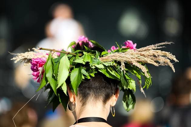 Wreaths Festival In Krakow Astrid is performing on stage at Wawel Castle during the Wreath Festival in Krakow, Poland, on June 22, 2024. The Wreath Festival, or Music Festival in Krakow, is an annual event organized during the summer solstice called Kupala Night. This holiday refers to the traditions of the Slavs and their rituals, where herbs and flowers play an important role. During the event, participants are weaving wreaths, throwing them down the Vistula River, or attending concerts near Wawel. Krakow Poland  Copyright: xKlaudiaxRadeckax originalFilename: radecka-wreathfe240622_npTka.jpg