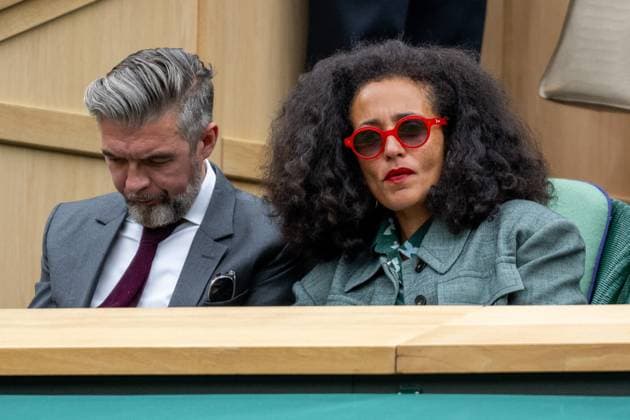 Entertainment Bilder des Tages Zadie Smith watch tennis from the Royal Box on the second day of the Wimbledon tennis championships held at the All England Lawn Tennis & Croquet Club. Featuring: Zadie Smith Where: London, London, United Kingdom When: 02 Jul 2024 Credit: Ray Tang Cover Images **STRICTLY EDITORIAL USE ONLY** EDITORIAL USE ONLY. NOT FOR USE BY NEWSPAPERS BASED IN THE UK. Copyright: xx coverimg53915494