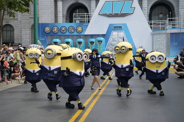 Bilder des Jahres 2024, Entertainment 07 Juli Entertainment Themen der Woche KW27 Entertainment Bilder des Tages (240702) -- SINGAPORE, July 2, 2024 -- Celebration activities for the upcoming screening of the animation movie Despicable Me 4 are held at the Universal Studios Singapore, in Singapore, on July 2, 2024. (Photo by Xinhua) SINGAPORE-MOVIE-DESPICABLE ME-PRE-SCREENING CELEBRATIONS ThenxChihxWey 