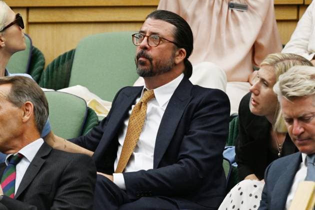 Bilder des Jahres 2024, Entertainment 07 Juli Entertainment Themen der Woche KW27 Entertainment Bilder des Tages David Grohl watches tennis in the Royal Box on the second day of the Wimbledon tennis championships held at the All England Lawn Tennis & Croquet Club. Featuring: David Eric Grohl Where: London, London, United Kingdom When: 02 Jul 2024 Credit: Ray Tang Cover Images **STRICTLY EDITORIAL USE ONLY** EDITORIAL USE ONLY. NOT FOR USE BY NEWSPAPERS BASED IN THE UK. Copyright: xx coverimg53916207
