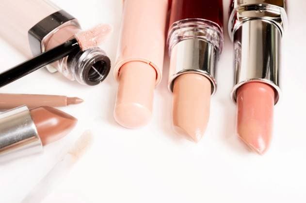 cosmetics in nude tone ,model released, Symbolfoto
