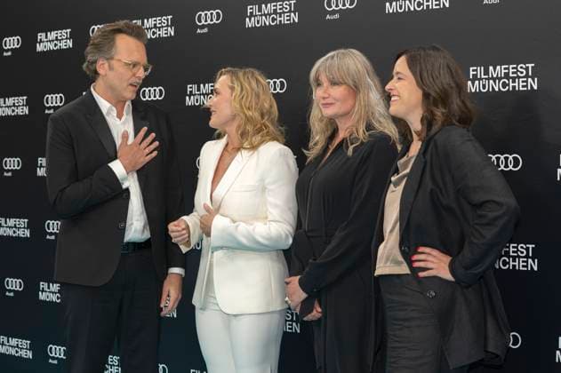 Christoph Gröner, Kate Winslet, Kate Solomon und Julia Weigl bei der Premiere des Kinofilms Die Fotografin Lee und der Verleihung des Cinemerit Awards auf dem 41. Filmfest München 2024 im Deutschen Theater. München, 02.07.2024