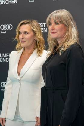 Kate Winslet und Kate Solomon bei der Premiere des Kinofilms Die Fotografin Lee und der Verleihung des Cinemerit Awards auf dem 41. Filmfest München 2024 im Deutschen Theater. München, 02.07.2024