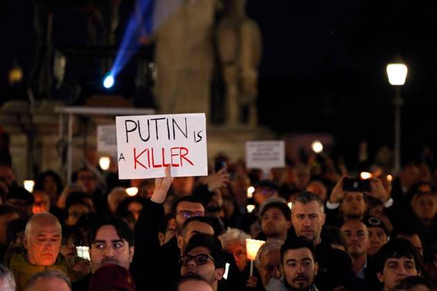 Torchlight procession in memory of Russian opposition leader Alexei Navalny in Rome, Italy - 19 Feb 2024 torchlight procession in memory of Russian opposition leader Alexei Navalny, who died on 16 February in a Arctic penal colony, the Federal Penitentiary Service of the Yamalo-Nenets Autonomous District, in Capitol Square, Rome, Italy, 19 February 2024.,  Copyright: xRiccardoxDexLucax xAvalonx 0848411853