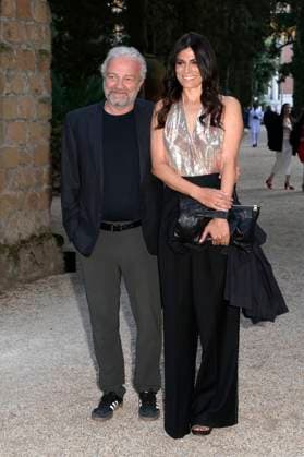 Giovanni Veronesi mit Partnerin Valeria Solarino bei der 64. Verleihung der Globi d Oro 2024 in der Accademia Tedesca di Roma Villa Massimo. Rom, 03.07.2024