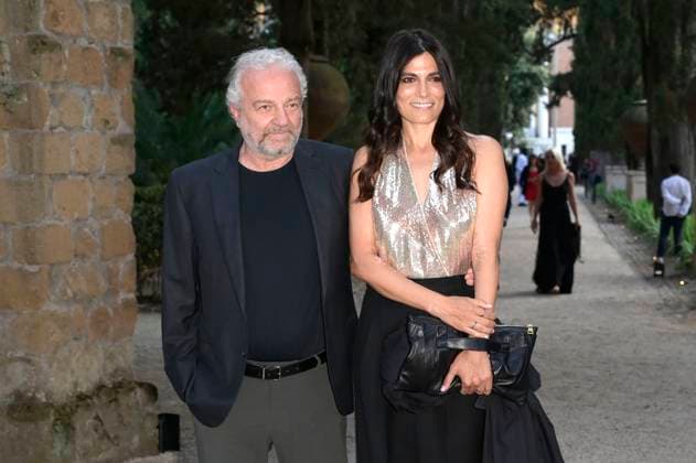 Giovanni Veronesi mit Partnerin Valeria Solarino bei der 64. Verleihung der Globi d Oro 2024 in der Accademia Tedesca di Roma Villa Massimo. Rom, 03.07.2024