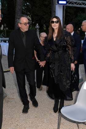 Tim Burton mit Partnerin Monica Bellucci bei der 64. Verleihung der Globi d Oro 2024 in der Accademia Tedesca di Roma Villa Massimo. Rom, 03.07.2024