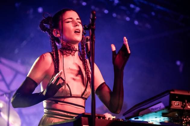 Entertainment Themen der Woche KW27 Entertainment Bilder des Tages Marina Herlop live at Roskilde Festival 2024 Roskilde, Denmark. 04th, July 2024. The Spanish singer Marina Herlop performs a live concert during the Danish music festival Roskilde Festival 2024 in Roskilde. Roskilde Denmark  Copyright: xGonzalesxPhoto KimxMatthaixLelanx