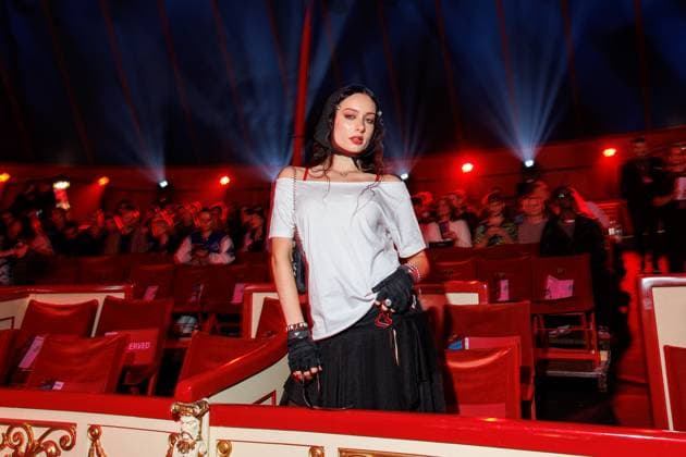 Fashion Week Berlin - ABOUT YOU Fashion Circus Kayla Shyx beim ABOUT YOU Fashion Circus während der Berlin Fashion Week im Circus Roncalli in Johannisthal am 04.07.2024 in Berlin. *** Fashion Week Berlin ABOUT YOU Fashion Circus Kayla Shyx at the ABOUT YOU Fashion Circus during the Berlin Fashion Week at Circus Roncalli in Johannisthal on 04 07 2024 in Berlin Copyright: xEventpressxKochanx
