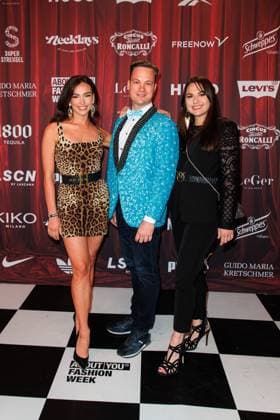 Entertainment Themen der Woche KW27 Entertainment Bilder des Tages Fashion Week Berlin - ABOUT YOU Fashion Circus Lili Paul-Roncalli, Tobias Ahrens und Vivian Paul beim ABOUT YOU Fashion Circus während der Berlin Fashion Week im Circus Roncalli in Johannisthal am 04.07.2024 in Berlin. *** Fashion Week Berlin ABOUT YOU Fashion Circus Lili Paul Roncalli, Tobias Ahrens and Vivian Paul at the ABOUT YOU Fashion Circus during the Berlin Fashion Week at Circus Roncalli in Johannisthal on 04 07 2024 in Berlin Copyright: xEventpressxKochanx