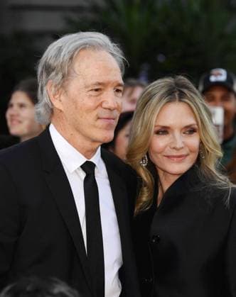 49th AFI Lifetime Achievement Award Gala Tribute Celebrating Nicole Kidman - Arrivals HOLLYWOOD, CALIFORNIA - APRIL 27: (L-R) David E. Kelley and Michelle Pfeiffer attend the 49th AFI Lifetime Achievement Award Gala Tribute celebrating Nicole Kidman at Dolby Theatre on April 27, 2024 in Hollywood, California.,  Copyright: xJeffreyxMayerx xAvalonx 0868708573