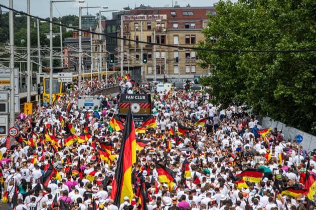 Deutscher Fanmarsch in Stuttgart zum Viertelfinale der UEFA Euro 2024 Copyright: xSimonxAdomatx