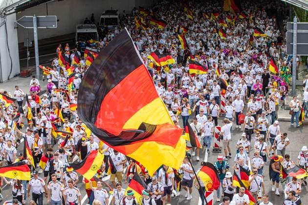Deutscher Fanmarsch in Stuttgart zum Viertelfinale der UEFA Euro 2024 Copyright: xSimonxAdomatx