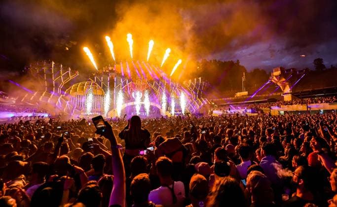 Entertainment Themen der Woche KW27 Entertainment Bilder des Tages 05.07.2024, Plainfeld, AUT, Unterwegs in Salzburg, Electric Love Festival 2024, TAG 1, im Bild Opening, Feuerwerk, *** 05 07 2024, Plainfeld, AUT, On the road in Salzburg, Electric Love Festival 2024, DAY 1, in the picture opening, fireworks,