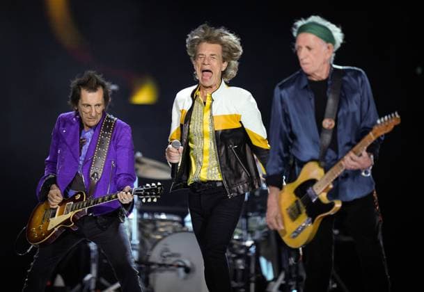 Bilder des Jahres 2024, Entertainment 07 Juli Entertainment Themen der Woche KW27 Entertainment Bilder des Tages July 5, 2024, Vancouver, Bc, CANADA: Mick Jagger, centre, Ronnie Wood, left, and Keith Richards, right, of The Rolling Stones, perform in Vancouver, on Friday, July 5, 2024. Vancouver CANADA  - ZUMAc35_ 20240705_zaf_c35_161 Copyright: xDarrylxDyckx