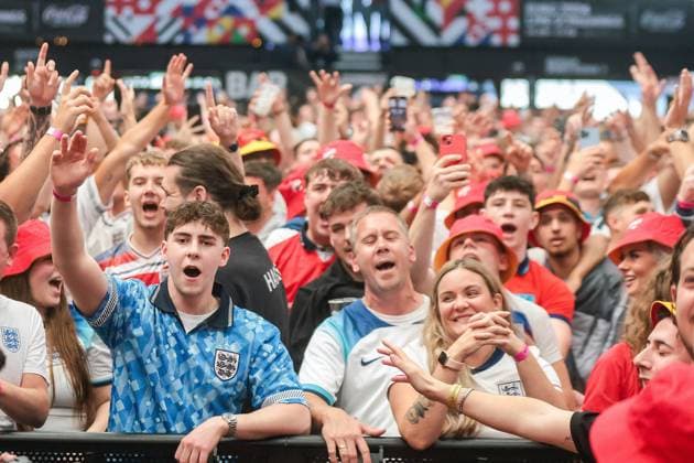 . 06 07 2024. London, United Kingdom. England Fans BoxPark Wembley. Supporters watch screening of England s knockout game against Switzerland on the big screen at BoxPark, Wembley.  xMartynxWheatleyx xi-Imagesx IIM-25357-0018