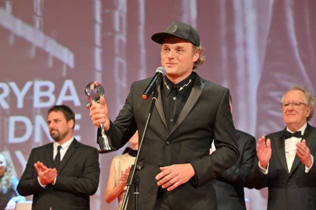 Dutch actor Guido Pollemans receives the Best Actor Award in the film The Guest and the Fish of the Third Day at the closing awards ceremony of the 58th Karlovy Vary International Film Festival, in Karlovy Vary, Czech Republic, on July 6, 2024. (CTKxPhoto OndrejxHajek) CTKPhotoP2024070605044  CTKPhotoP2024070605044