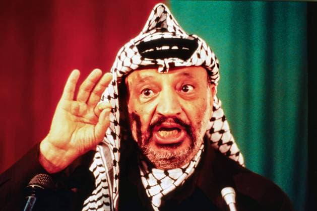 Archivbilder der Woche KW27 Yasser ARAFAT (Mohammed Yasser Abdel Rahman Abdel Raouf Arafat al-Qudwa), (*24 August 1929, +11 November 2004), was a Palestinian leader. He was Chairman of the Palestine Liberation Organization (PLO), President of the Palestinian National Authority (PNA), and leader of the Fatah political party and former paramilitary group, which he founded in 1959. Picture taken in May 1988 in Tripolis, Libya. *** Yasser ARAFAT Mohammed Yasser Abdel Rahman Abdel Raouf Arafat al Qudwa , 24 August 1929, 11 November 2004 , was a Palestinian leader He was Chairman of the Palestine Liberation Organization PLO , President of the Palestinian National Authority PNA , and leader of the Fatah political party and former paramilitary group, which he founded in 1959