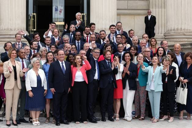 Bilder des Jahres 2024, News 07 Juli News Themen der Woche KW28 News Bilder des Tages Welcoming day for the delegates of the 17th parliamentary term at the AssemblÃ e Nationale in Paris The newly elected French Socialist delegates from left to right Claudia Rouaux, OcÃ ane Godard, ValÃ rie Rossi, Francois Hollande, Fatiha Keloua Hachi, first secretary of the French Socialist Party PS Olivier Faure, Boris Vallaud and Ayda Hadizadeh at the welcome ceremony for the new members of the 17th parliamentary term at the AssemblÃ e Nationale in Paris, France, July 9, 2024 StÃ phane Lemouton Bestimage French socialist newly elected Members of Parliament LtoR Claudia Rouaux, Oceane Godard, Valerie Rossi, Francois Hollande, Fatiha Keloua Hachi, first Secretary of the French left wing Socialist Party PS Olivier Faure, Boris Vallaud and A  Copyright: xStephanexLemoutonx xBestimagexStephanexLemoutonx xBestimagex