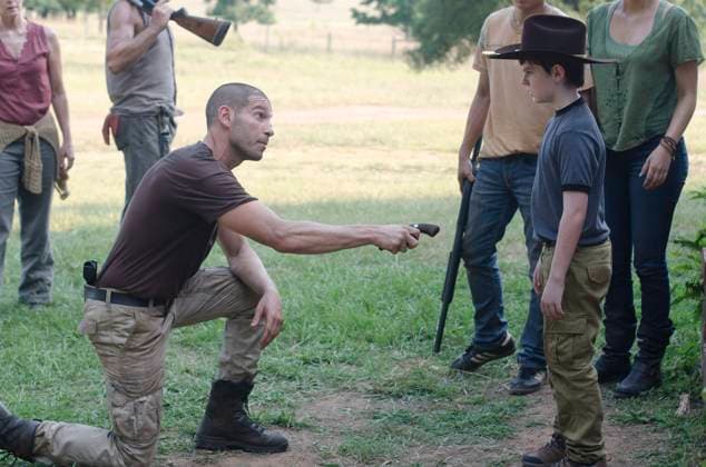 The Walking Dead - filmstill Jon Bernthal & Chandler Riggs in The Walking Dead (Season 2, Episode 7 Pretty Much Dead Already ) EDITORIAL USE ONLY Copyright: xCAP NFSx