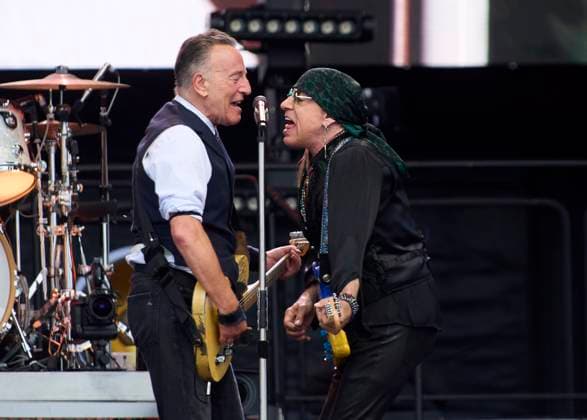 Entertainment Themen der Woche KW28 Entertainment Bilder des Tages Bruce Springsteen, Steven Van Zandt and The E Street Band preforms during their 2024 World Tour at Dyrskuepladsen in Odense, Denmark, Wednesday July 9, 2024. , Denmark *** Bruce Springsteen, Steven Van Zandt and The E Street Band preforms during their 2024 World Tour at Dyrskuepladsen in Odense, Denmark, Wednesday July 9, 2024 , Denmark  Copyright: fotojournalistxRobertxWenglerxx+x45x20430656x-xrobert@wengler.dkx-xwww.wengler.dk RobertxWenglerx spdk20240709-205845-L