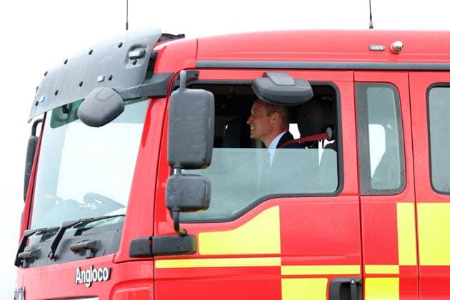 Bilder des Jahres 2024, Entertainment 07 Juli Entertainment Themen der Woche KW28 Entertainment Bilder des Tages . 09 07 2024. Holyhead, United Kingdom. Prince William during a visit to RAF Valley in Holyhead, Wales, United Kingdom. The Prince spent three years stationed at RAF Valley whilst serving as an RAF Search and Rescue pilot between 2010 and 2013.  xPoolx xi-Imagesx IIM-25367-0011