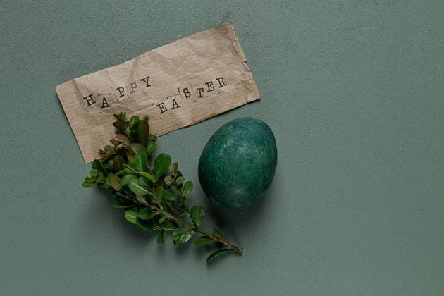 Easter card, green egg, boxwood branch, typewritten text, happy easter *** Easter card, Green egg, Boxwood branch, typewritten text, Happy Easter Copyright: imageBROKER GalinaxDidebashvili ibxgai10331250.jpg RECORD DATE NOT STATED