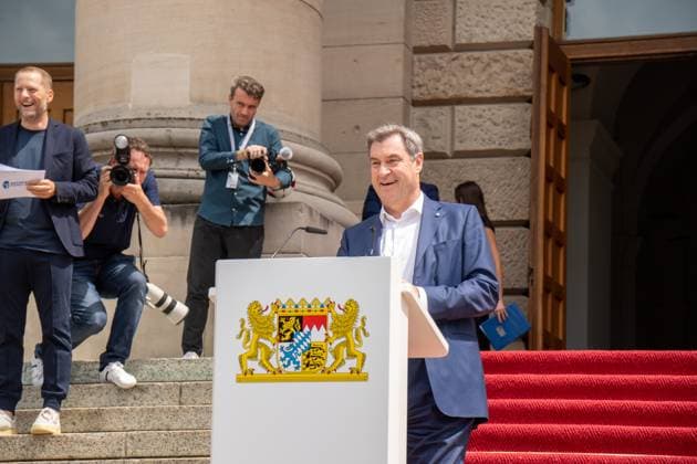 Ministerpräsident von Bayern Dr. Markus Söder bei der Ehrung der Freiwilligen Helfer der EM den Volunteers