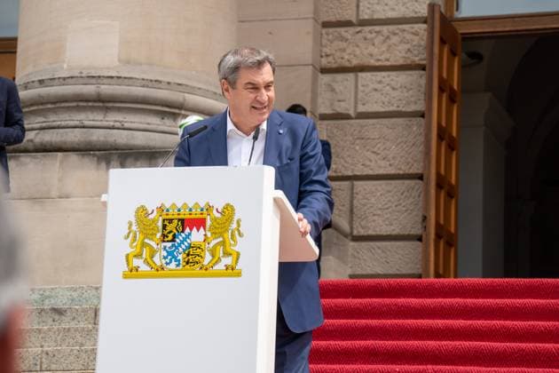 Ministerpräsident von Bayern Dr. Markus Söder bei der Ehrung der Freiwilligen Helfer der EM den Volunteers