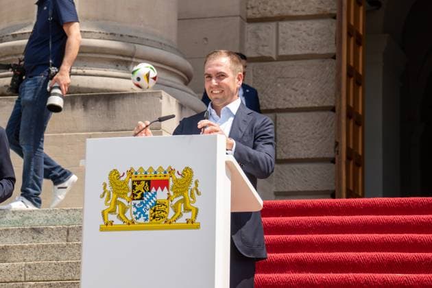 Tunierdirektor der UEFA EURO 2024 Philipp Lahm hält eine Rede bei der Ehrung der Freiwilligen Helfer der EM den Volunteers