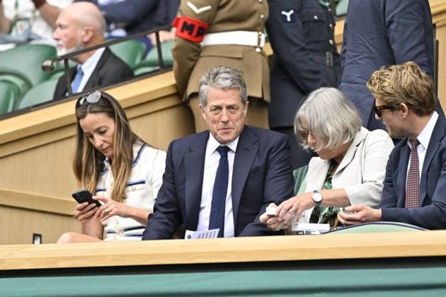 Tennis Wimbledon 2024 Hugh Grant and Ana in the Royal Box Tennis Wimbledon 2024 England 12 07 2024 ChrysleneCaillaud Panoramic 