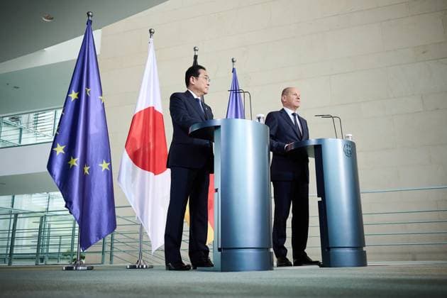 News Themen der Woche KW28 News Bilder des Tages Berlin, Pressekonferenz Olaf Scholz und Fumio Kishida Bundeskanzler Olaf Scholz (SPD) und der Premierministers von Japan Fumio Kishida geben eine gemeinsame Pressekonferenz am 12.07.2024 im Bundeskanzleramt in Berlin. Berlin Bundeskanzleramt Berlin Deutschland *** Berlin, Press conference Olaf Scholz and Fumio Kishida Federal Chancellor Olaf Scholz SPD and the Prime Minister of Japan Fumio Kishida give a joint press conference on 12 07 2024 at the Federal Chancellery in Berlin Berlin Federal Chancellery Berlin Germany