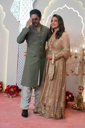 Anant Ambani-Radhika Merchant s wedding Mumbai: Actor Shah Rukh Khan and wife Gauri Khan upon their arrival to attend Anant Ambani and Radhika Merchant s wedding, at Jio World Convention Centre, in Mumbai, Friday, July 12, 2024. (PTI Photo Kunal Patil)(PTI07_12_2024_000284B) Mumbai Maharashtra India Copyright: x-x (PTI07_12_2024_000284B)