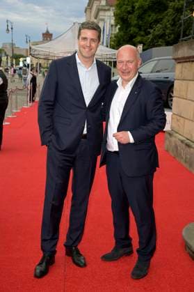 Entertainment Themen der Woche KW28 Entertainment Bilder des Tages Matthias Schulz und Kai Wegner beim BMW X Staatsoper Unter den Linden Event bei der Veranstaltung Staatsoper für alle 2024 auf dem Bebelplatz. Berlin, 12.07.2024 *** Matthias Schulz and Kai Wegner at the BMW X Staatsoper Unter den Linden event at the Staatsoper für alle 2024 event on Bebelplatz Berlin, 12 07 2024 Foto:xF.xKernx xFuturexImagex staatsoper_4776