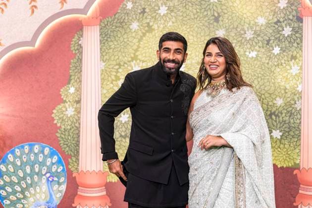 Anant-Radhika s post wedding ceremony Mumbai: Cricketer Jasprit Bumrah and wife Sanjana Ganesan pose for photos upon their arrival to attend Anant Ambani and Radhika Merchant s post wedding ‘Blessing Ceremony’, in Mumbai, Saturday, July 13, 2024. (PTI Photo Kunal Patil) (PTI07_13_2024_000215B) Mumbai Maharashtra India Copyright: xKunalxPatilx (PTI07_13_2024_000215B)