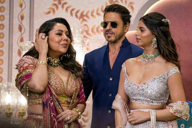 Anant-Radhika s post wedding ceremony Mumbai: Actor Shah Rukh Khan, wife Gauri Khan and daughter Suhana Khan pose for photos upon their arrival to attend Anant Ambani and Radhika Merchant s post wedding ‘Blessing Ceremony’, in Mumbai, Saturday, July 13, 2024. (PTI Photo Kunal Patil) (PTI07_13_2024_000316A) Mumbai Maharashtra India Copyright: xKunalxPatilx (PTI07_13_2024_000316A)