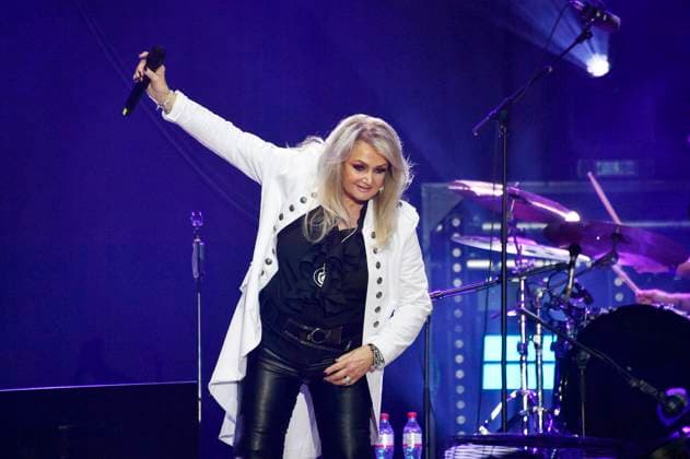 Bonnie Tyler live beim Berliner Rundfunk Open Air 2024 auf der Parkbühne Wuhlheide. Berlin, 13.07.2024 *** Bonnie Tyler live at the Berliner Rundfunk Open Air 2024 at the Parkbühne Wuhlheide Berlin, 13 07 2024 Foto:xN.xKubelkax xFuturexImagex br_4776