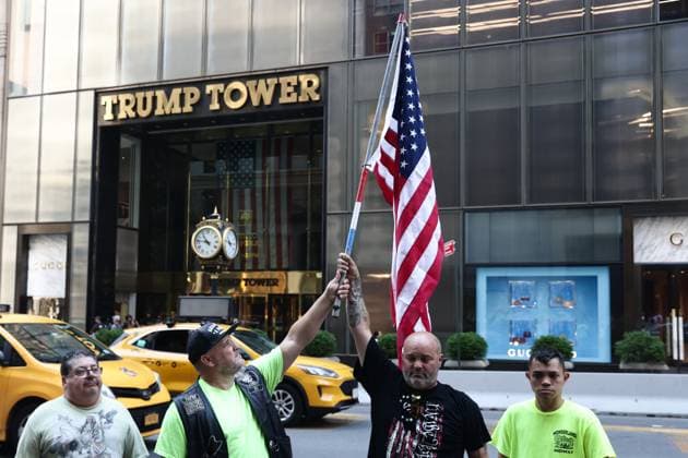 Trump Tower A Day After Donald Trump Injured In Shooting People gather in front of the Trump Tower in New York City on July 14, 2024. On July 13 Donald Trump was injured in a shooting at the campaign rally in Butler, Pennsylvania New York City United States  Copyright: xJakubxPorzyckix originalFilename: porzycki-trumptow240714_npdWC.jpg