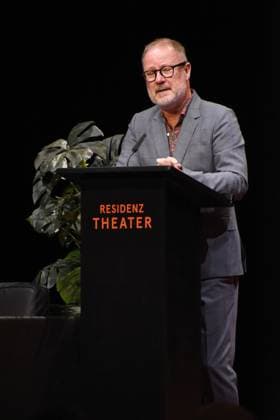 Andreas Beck Intendant Muenchen 14.07.2024 Residenztheater Die Verleihung des Kurt-Meisel-Preises an Moritz Treuenfels und der beiden Foerderpreise an Isabell Antonia Hoeckel und Vassilissa Reznikoff erfolgt in einer Matinee Muenchen