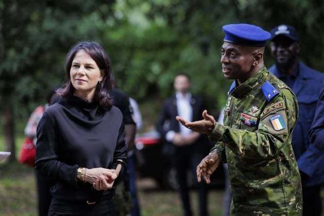 Bilder des Jahres 2024, News 07 Juli News Themen der Woche KW 29 News Bilder des Tages Annalena Baerbock (Buendnis 90 Die Gruenen), Bundesaussenministerin, aufgenommen im Rahmen eines Besuchs der Internationalen Akademie zur Terrorismusbekaempfung (Academie internationale de lutte contre le terrorisme, AILCT) in Abidjan, 16.07.2024. Fotografiert im Auftrag des Auswaertigen Amtes. Abidjan Cote d Ivoire *** Annalena Baerbock Buendnis 90 Die Gruenen , Federal Foreign Minister, photographed during a visit to the International Academy for Combating Terrorism Academie internationale de lutte contre le terrorisme, AILCT in Abidjan, 16 07 2024 Photographed on behalf of the Federal Foreign Office Abidjan Cote d Ivoire Copyright: xKiraxHofmannxAAxphotothek.dex