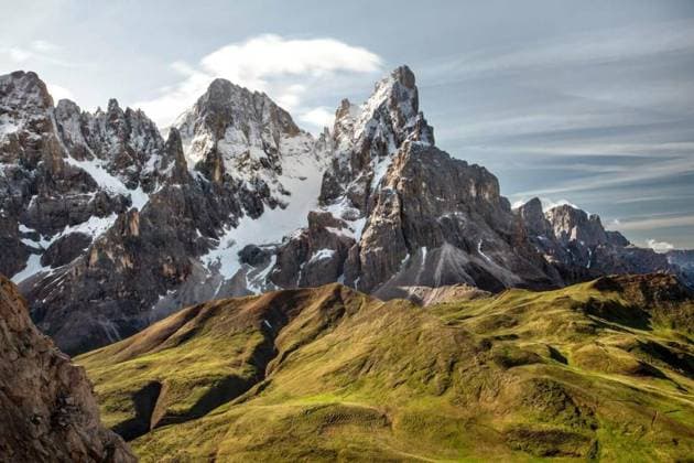  Cimon della Pala (also called The Matterhorn of the Dolomites ), Cimon della Pala (also called The Matterhorn of the Dolomites ) with snow covered peaks grassy fields in foreground. San Martino di Castrozza, Italy., Cimon della Pala (also called The Matterhorn of the Dolomites ) with snow covered peaks grassy fields in foreground. San Martino di Castrozza, Italy., 08.06.2023, Copyright: xLuboIvankox Panthermedia35101482.jpg