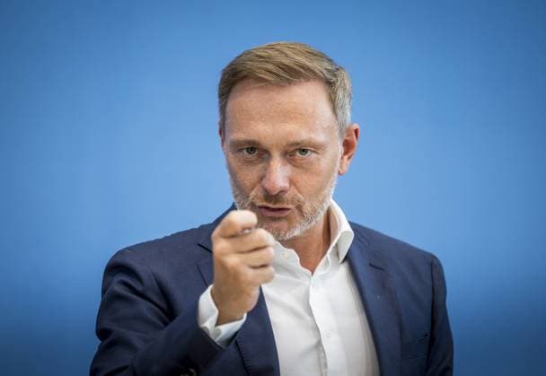 Bilder des Jahres 2024, News 07 Juli News Themen der Woche KW 29 News Bilder des Tages Vorstellung des Regierungsentwurfs fuer den Bundeshaushalt 2025 in der Bundespressekonferenz durch Christian Lindner (FDP), Bundesminister der Finanzen. Berlin Deutschland *** Presentation of the government draft for the federal budget 2025 at the Federal Press Conference by Christian Lindner FDP , Federal Minister of Finance Berlin Germany Copyright: xThomasxKoehlerxphotothek.dex